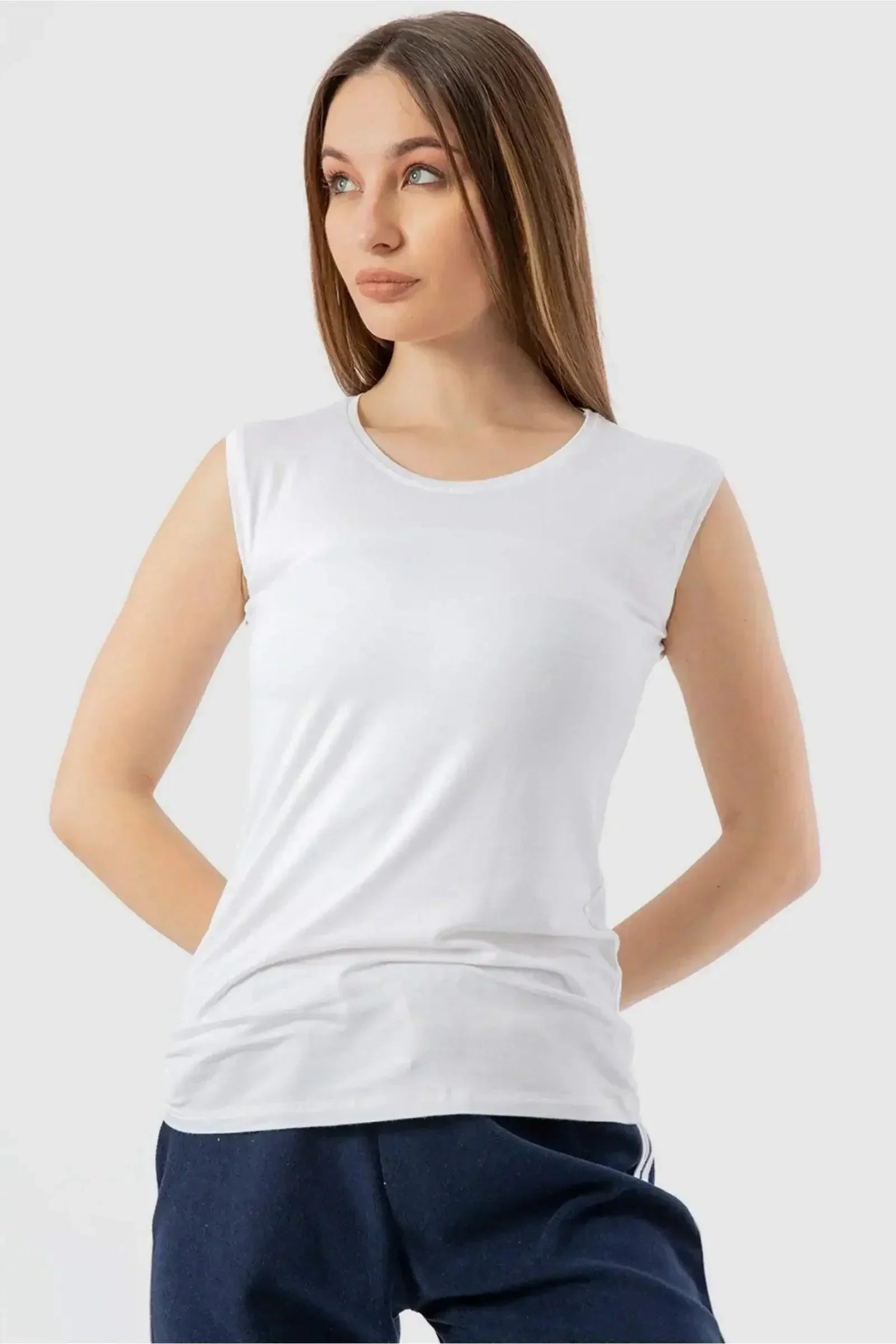 Carina - Sleeveless Crew Neck Top 4