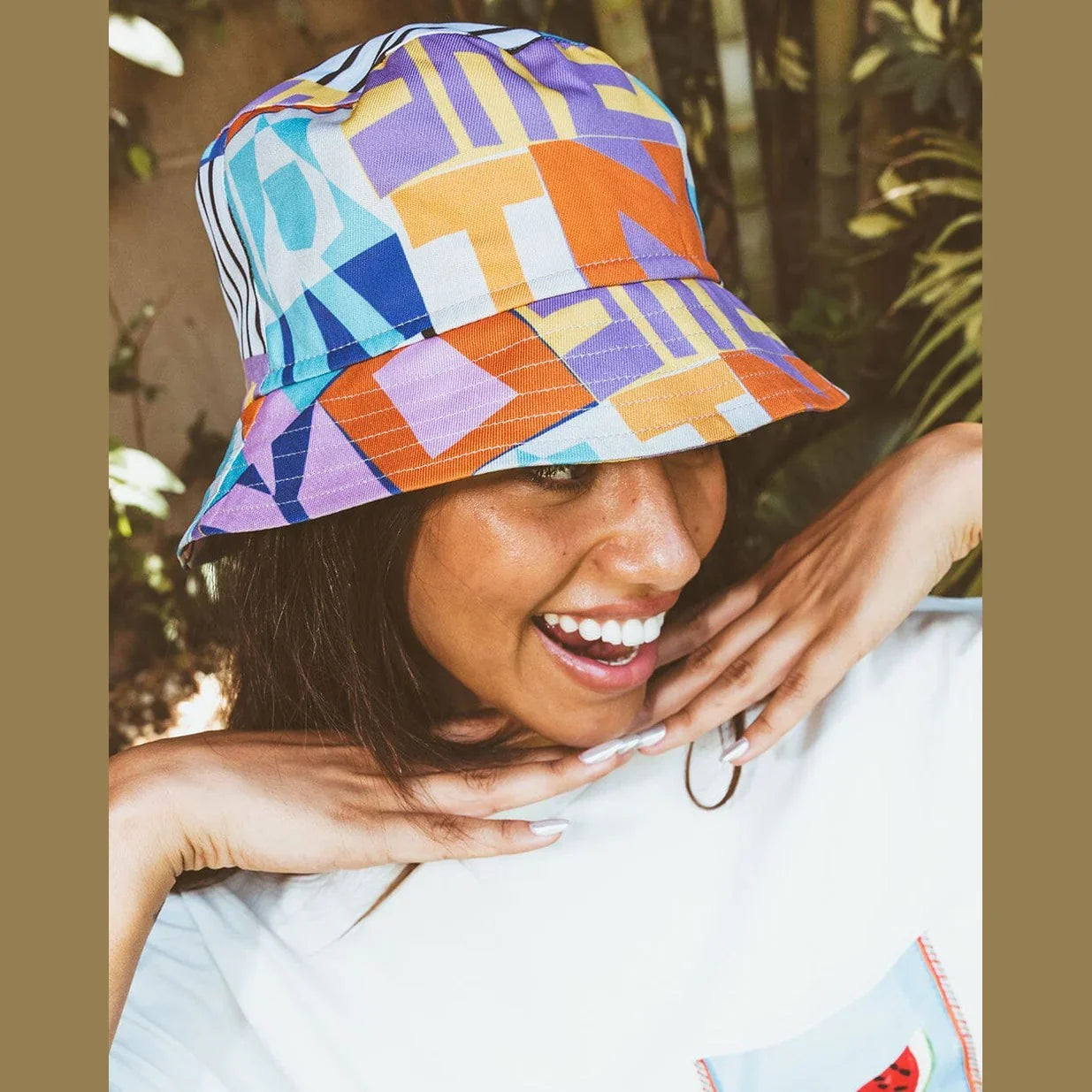 In your shoe - Smiley IYS Bucket Hat 2