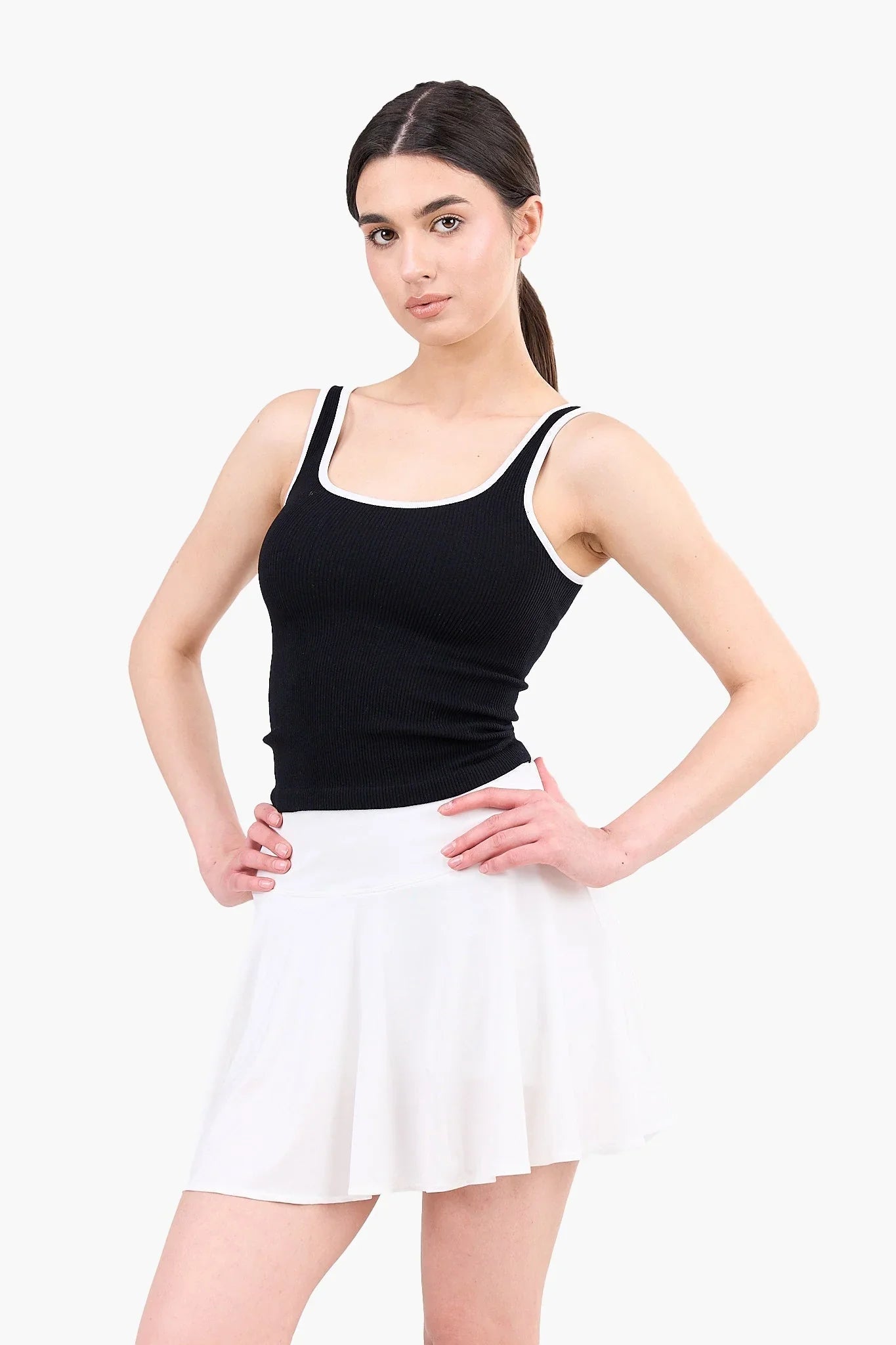 Square Neck Sleeveless Top - Clue - Babazzaro