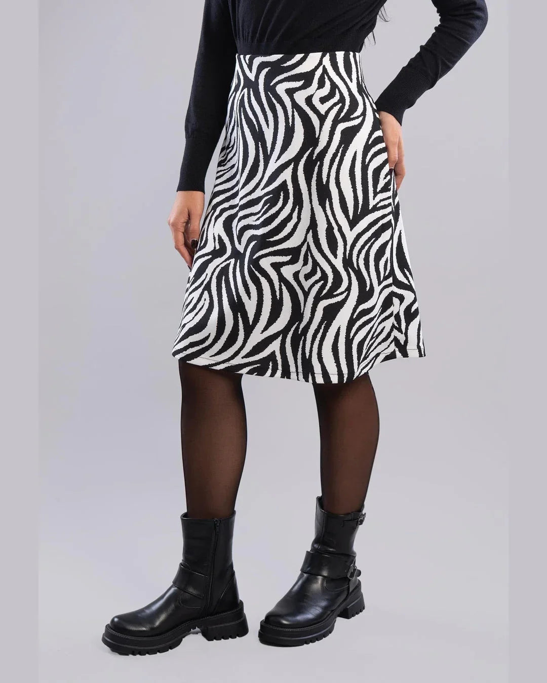 Viva - Black & White A-line Skirt 2
