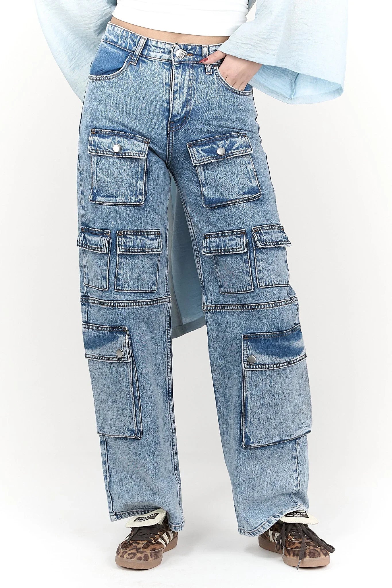 Clue - Jeans with Multiple Pockets 4
