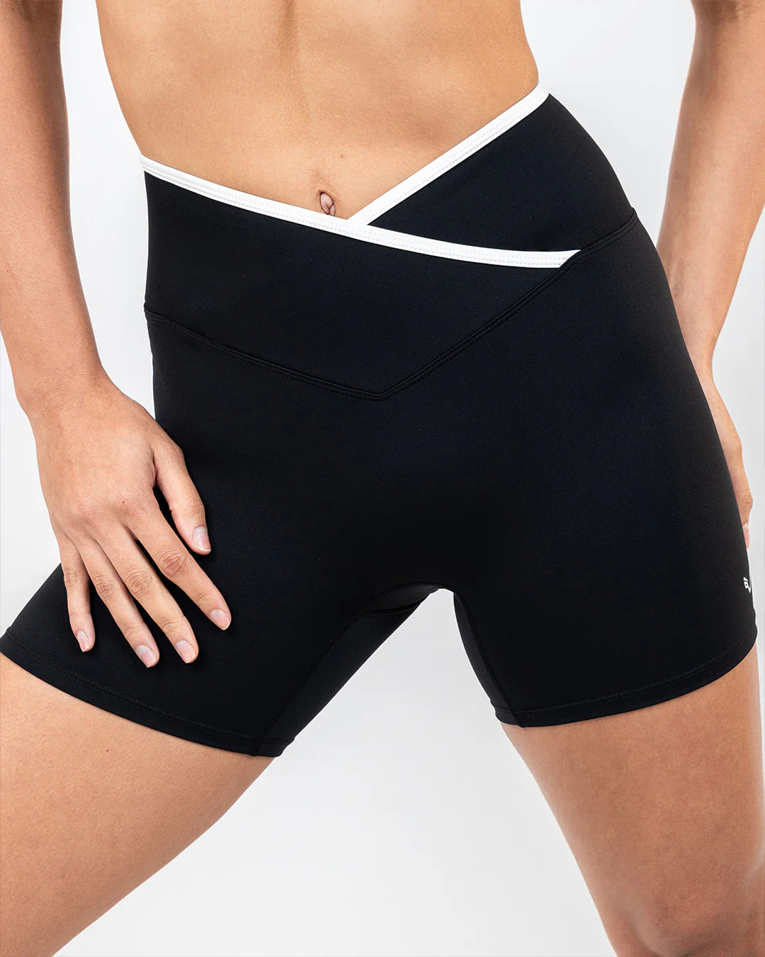 Sculpt V-Waist Performance Shorts - Bfeerce 4