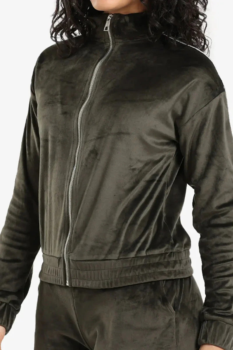 Carina - Velvet Straight-Cut Pyjama Set 11