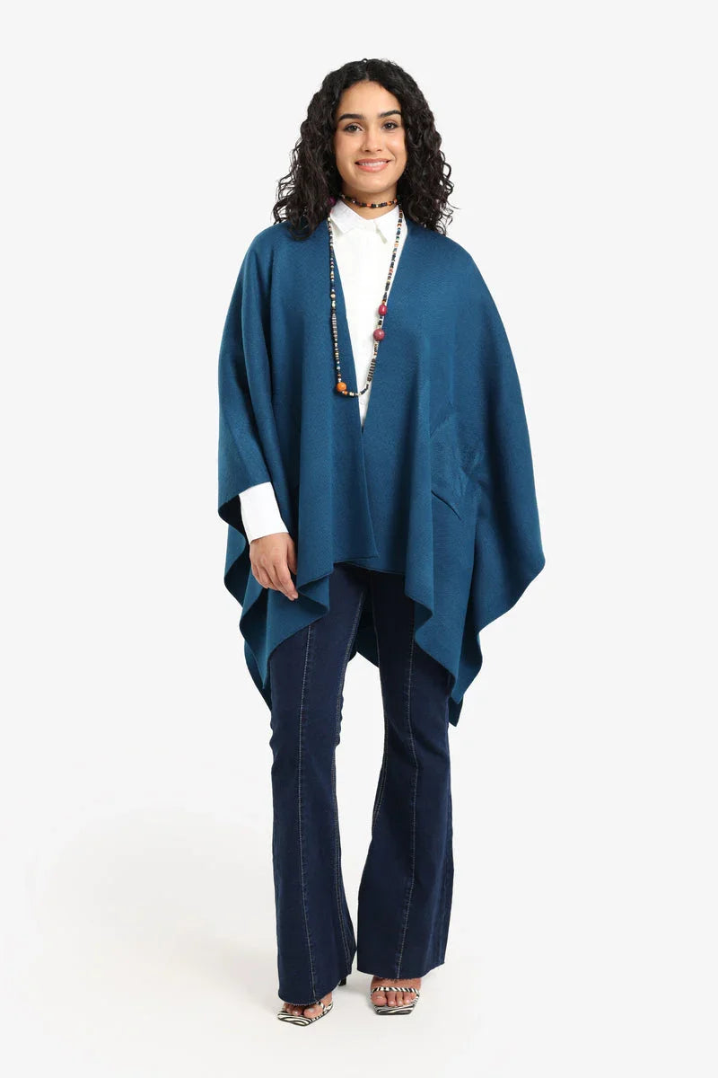 Carina - Lounge Poncho with Pockets 2