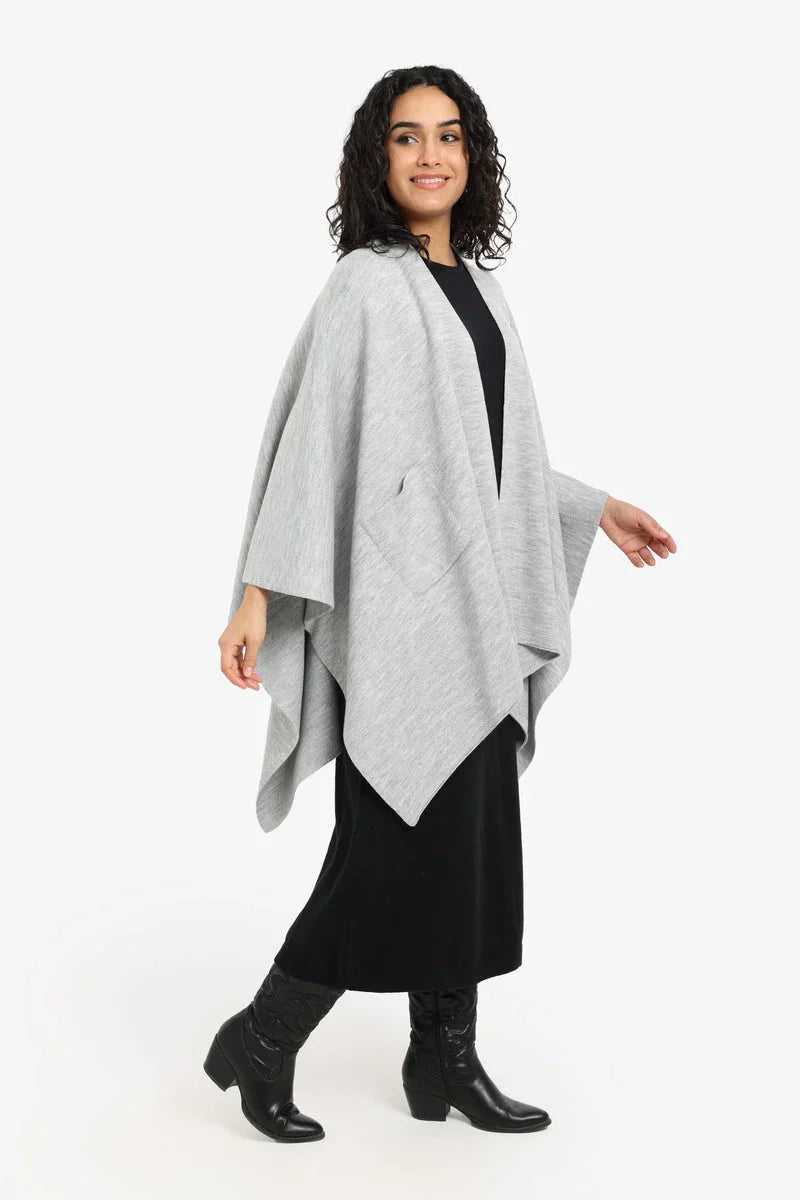 Carina - Lounge Poncho with Pockets 4