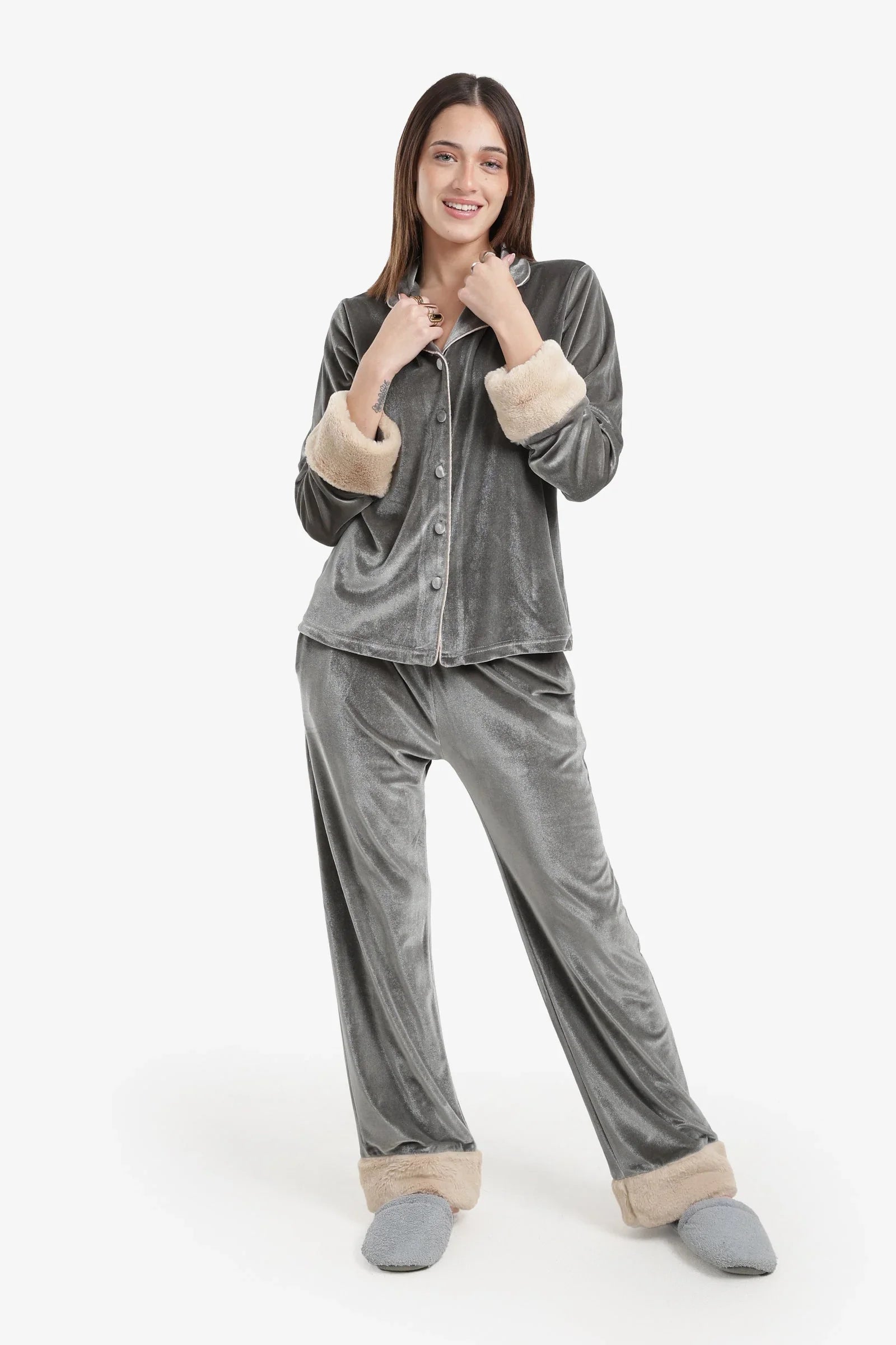 Carina - Velvet Button-Down Pyjama Set 5