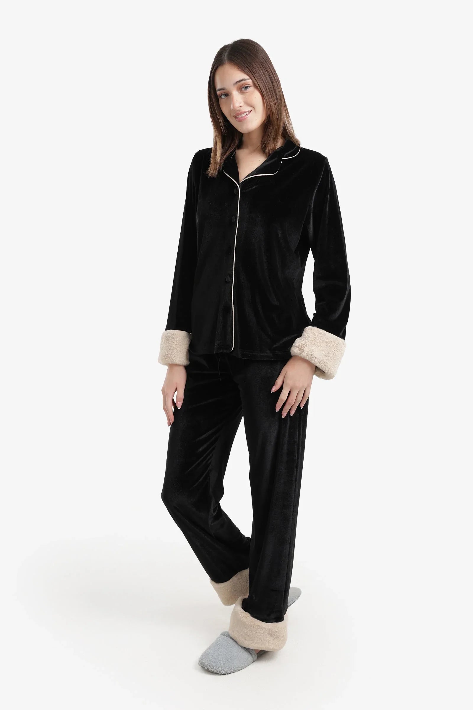 Carina - Velvet Button-Down Pyjama Set 18