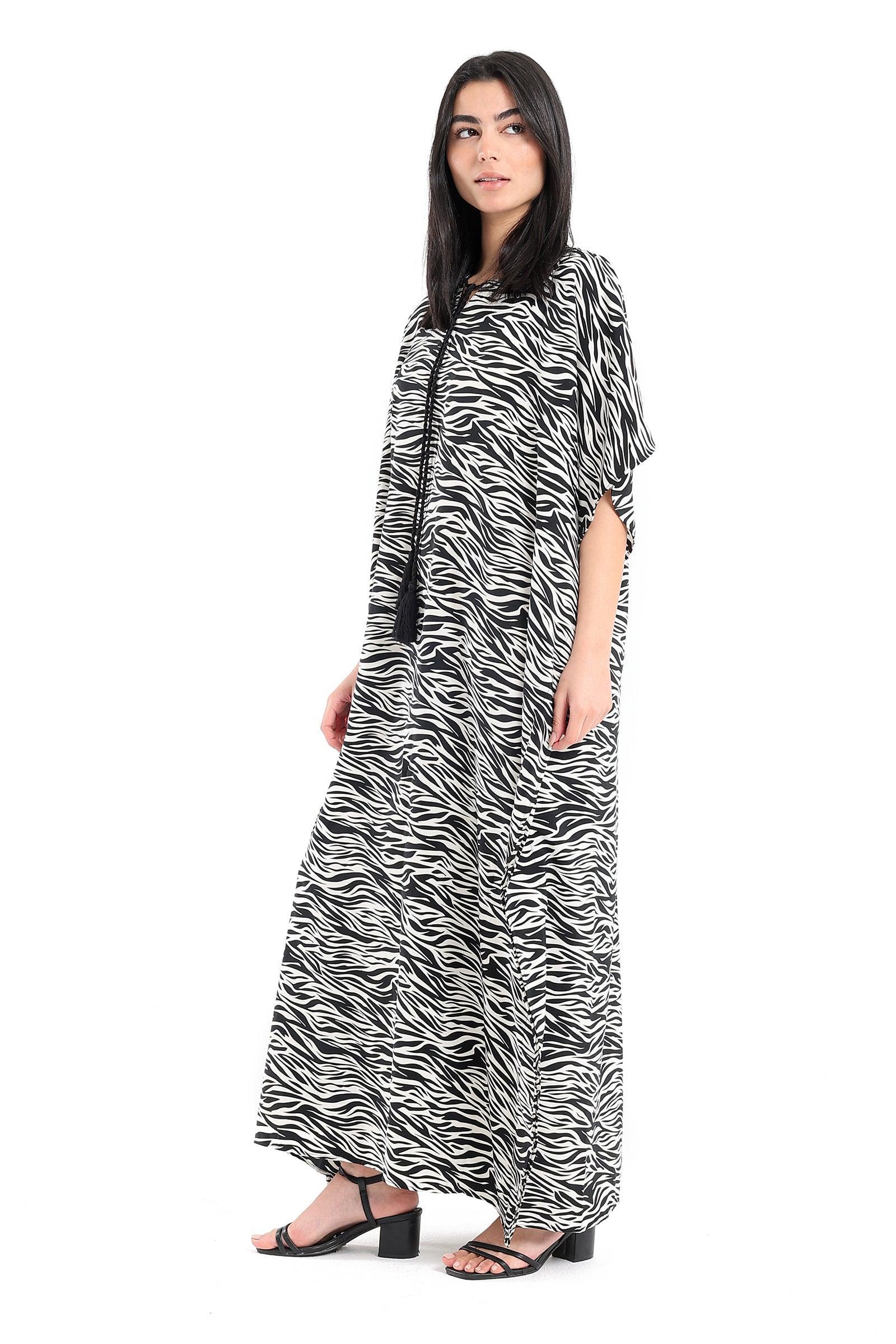 Clue - Split Crew Neckline Dress 2