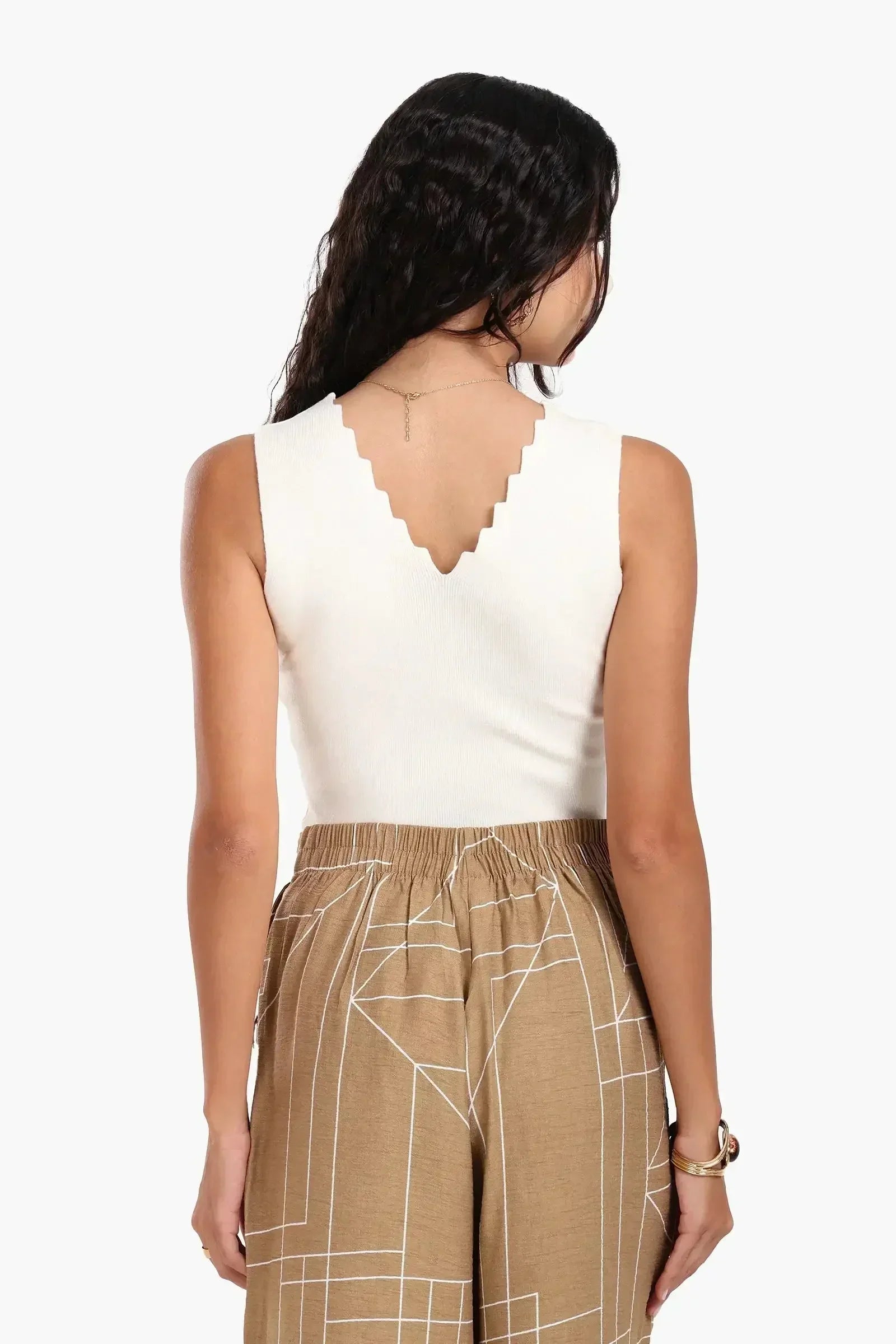 Carina - Seamless Zigzag V-Neck Top 17
