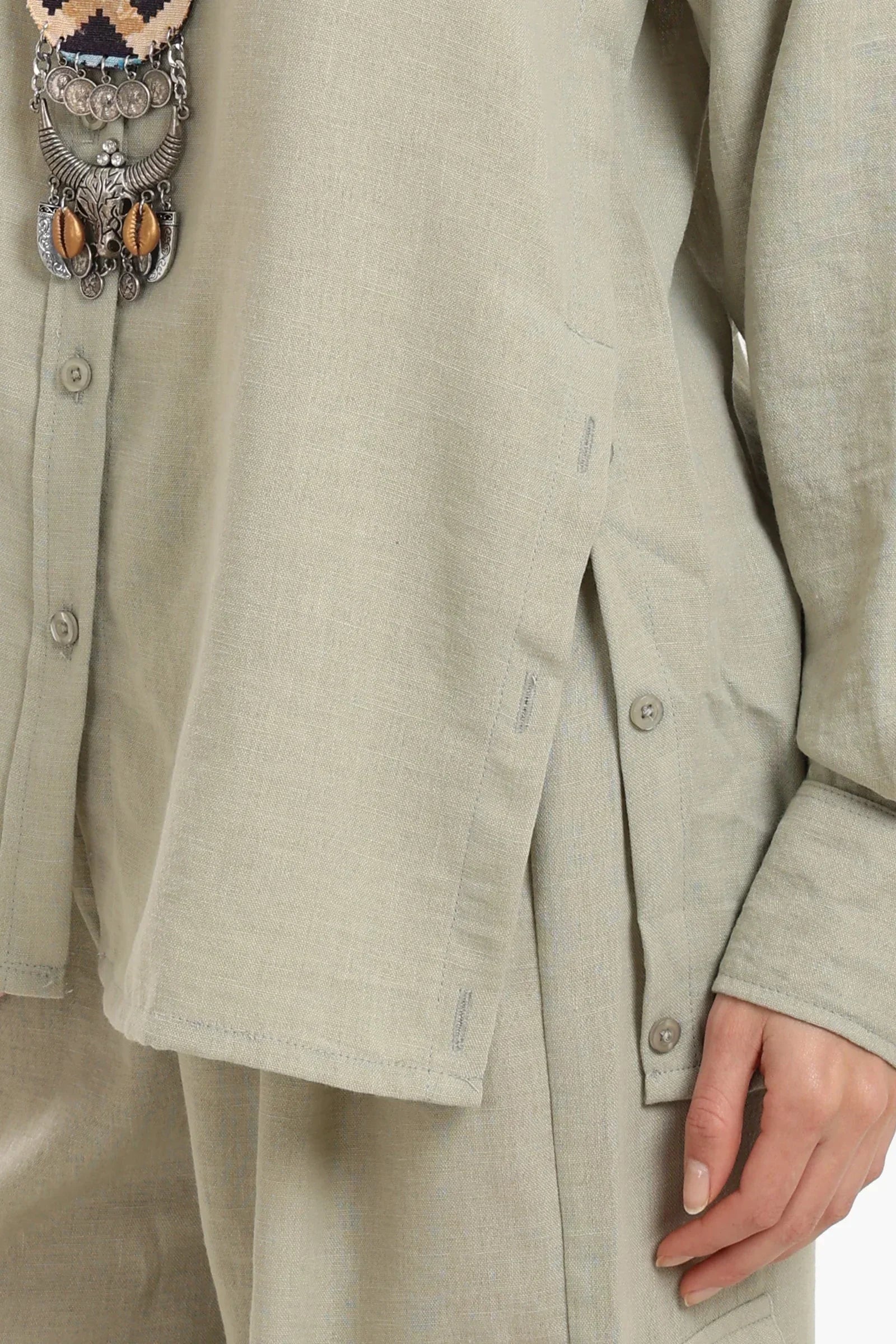 Clue - Lounge Shirt with Buttoned Slit 12