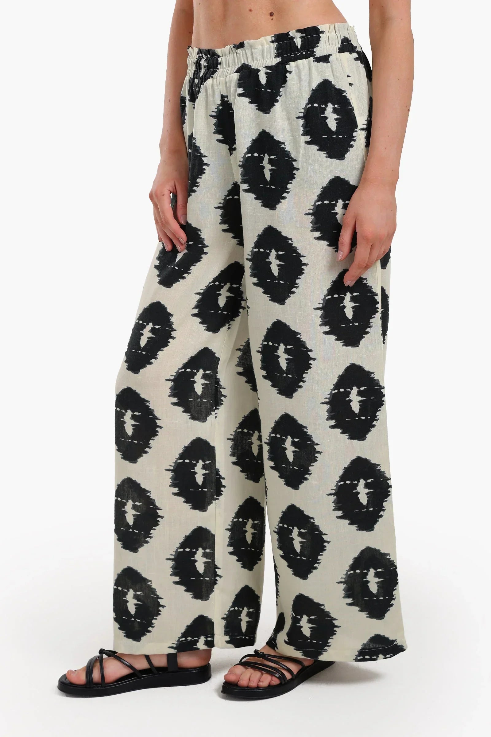 Clue - Chic Black & White Printed Pants 2