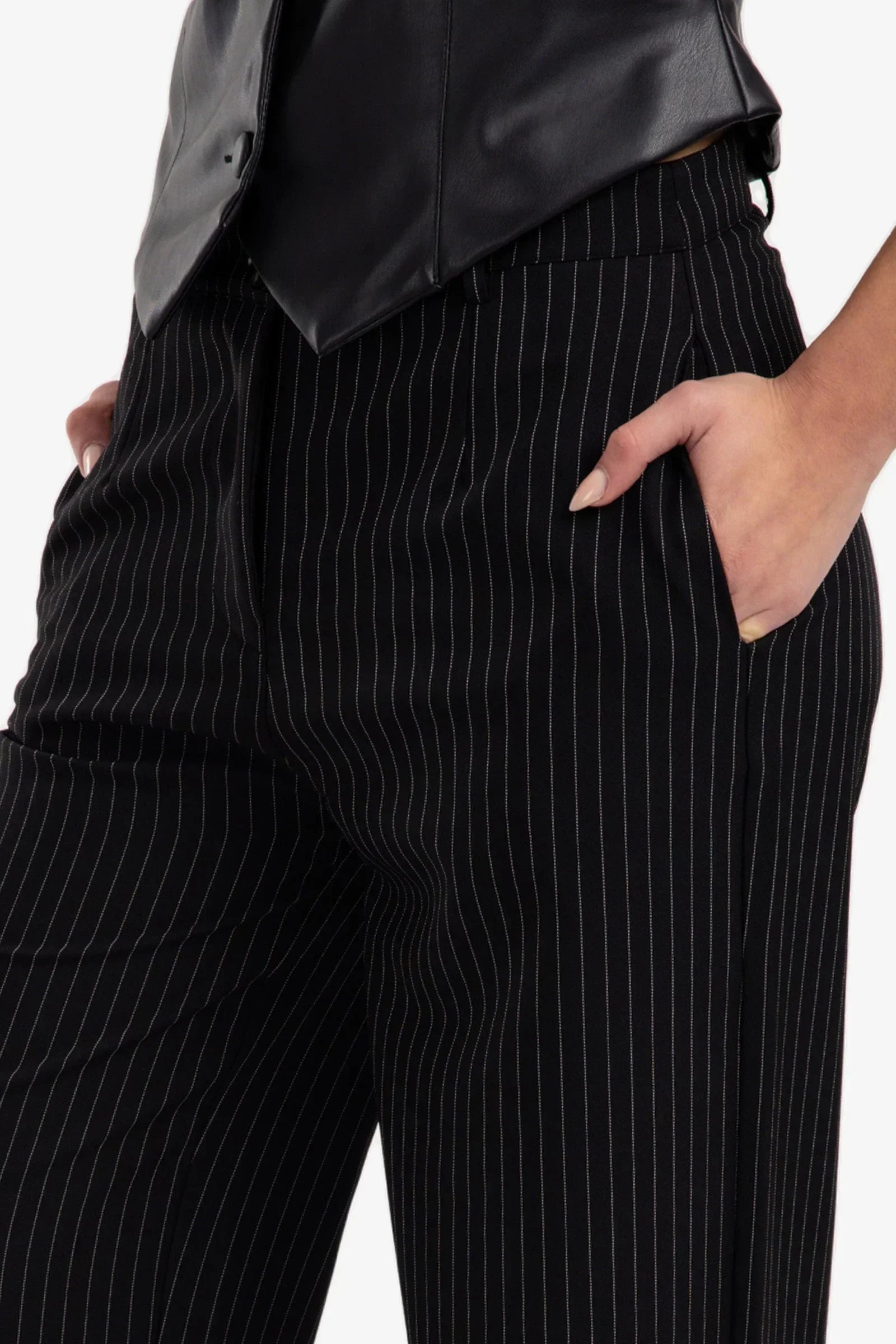 Clue - Striped Zip-up Pants 4