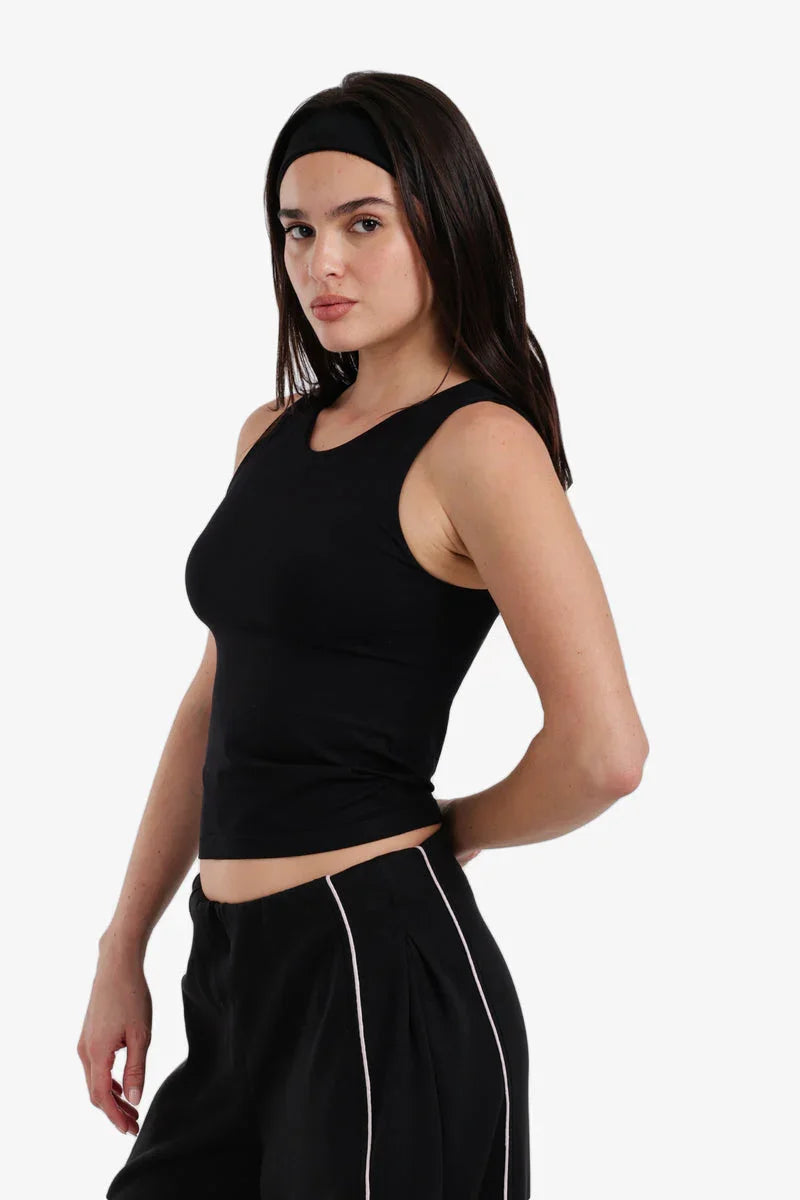 Carina - Cropped Slim Fit Top 3