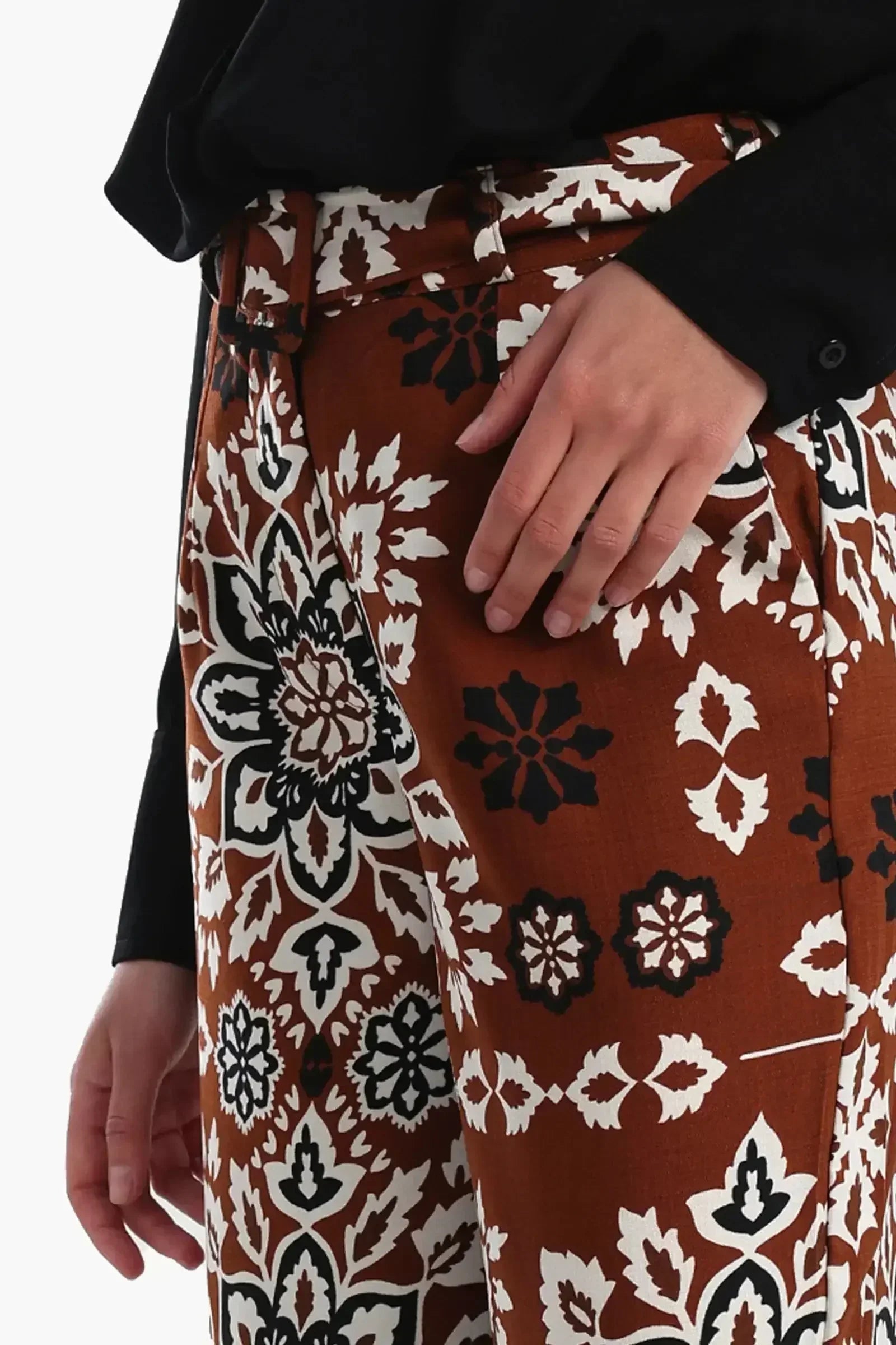 Carina - All Over Printed Pants with Belt 4