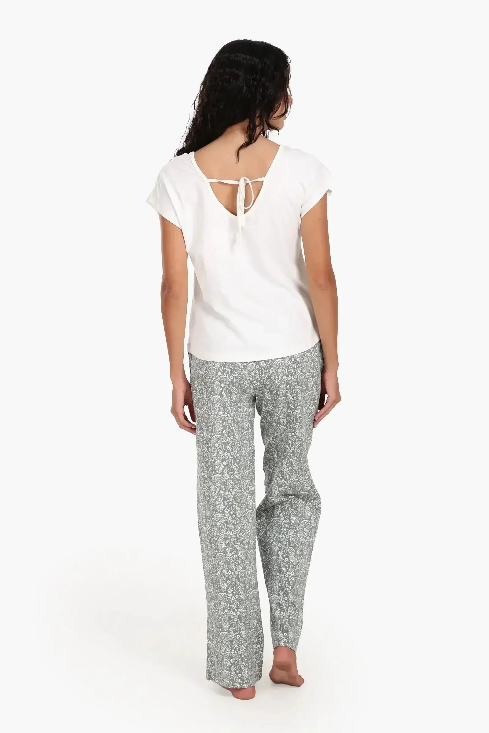 Carina - Pyjama Set with V-Back Tie 2