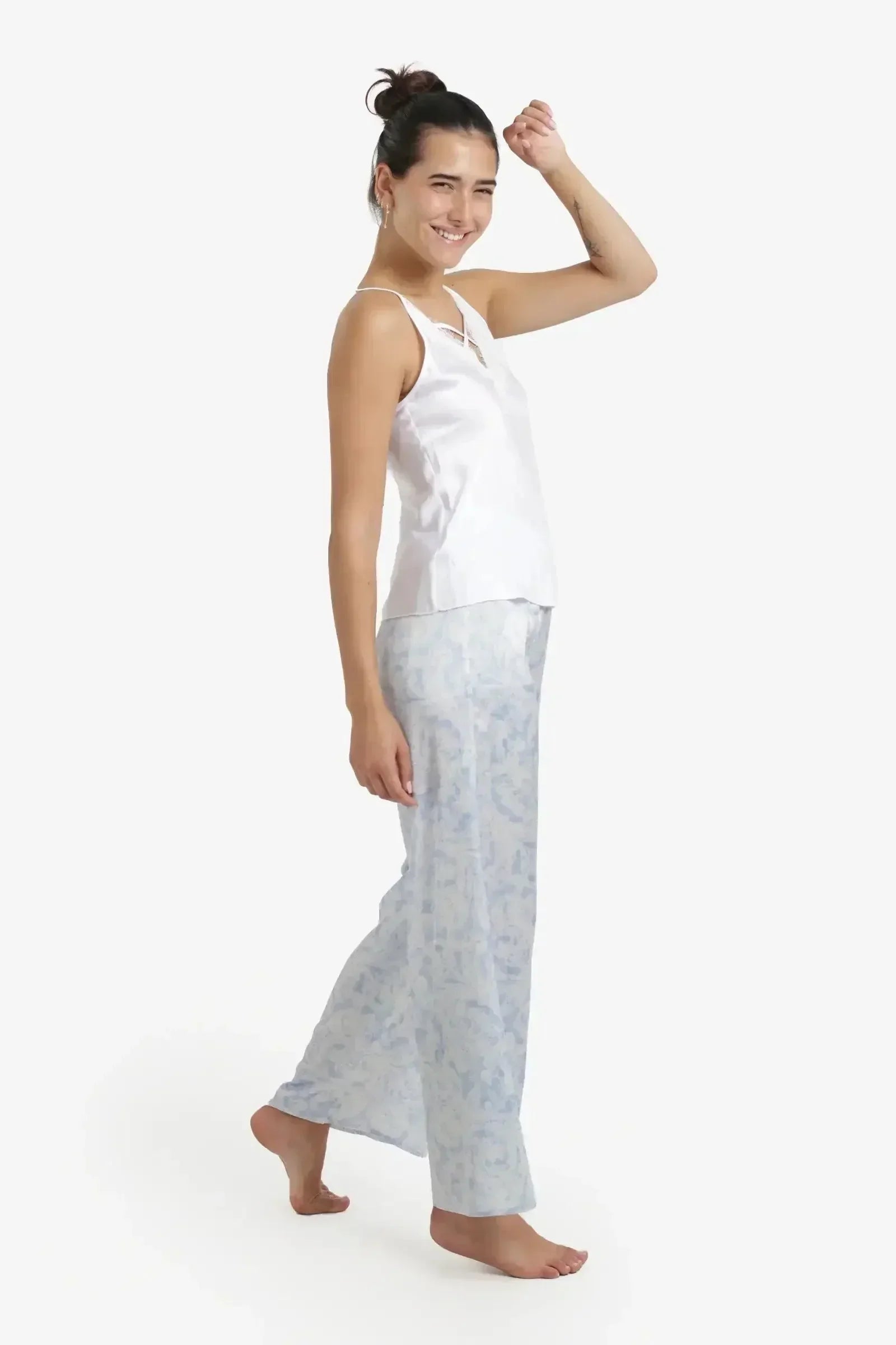 Carina - Criss-Cross V-Neck Pyjama Set 3