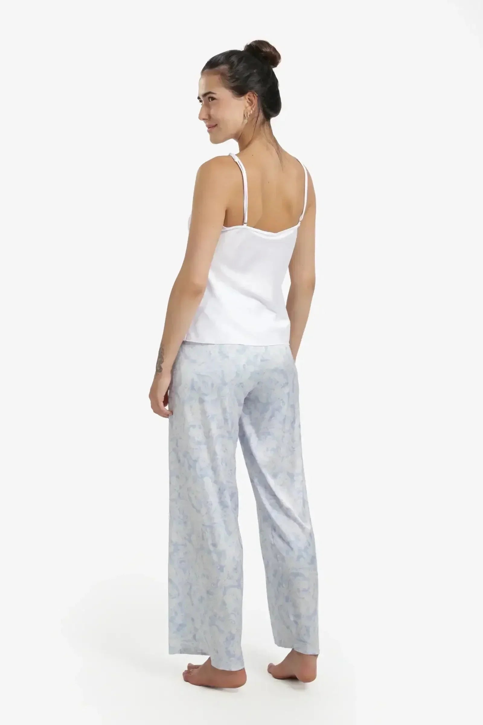 Carina - Criss-Cross V-Neck Pyjama Set 4