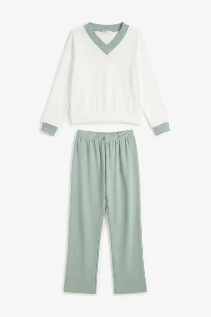 Carina - Velvet V-Neck Pyjama Set 12