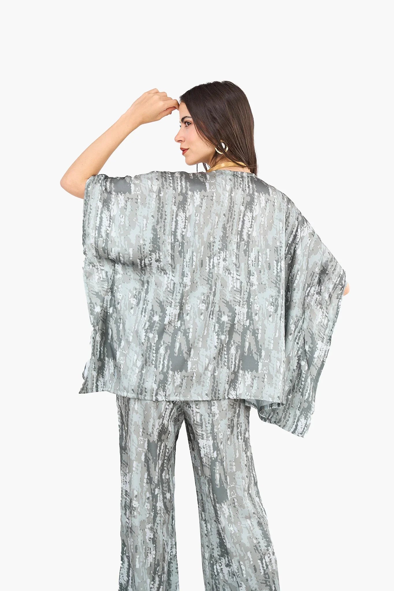 Clue - Effortless Printed Kimono 3