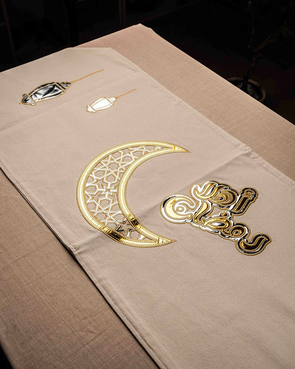 Rechote - Golden Crescent Table Runner 1