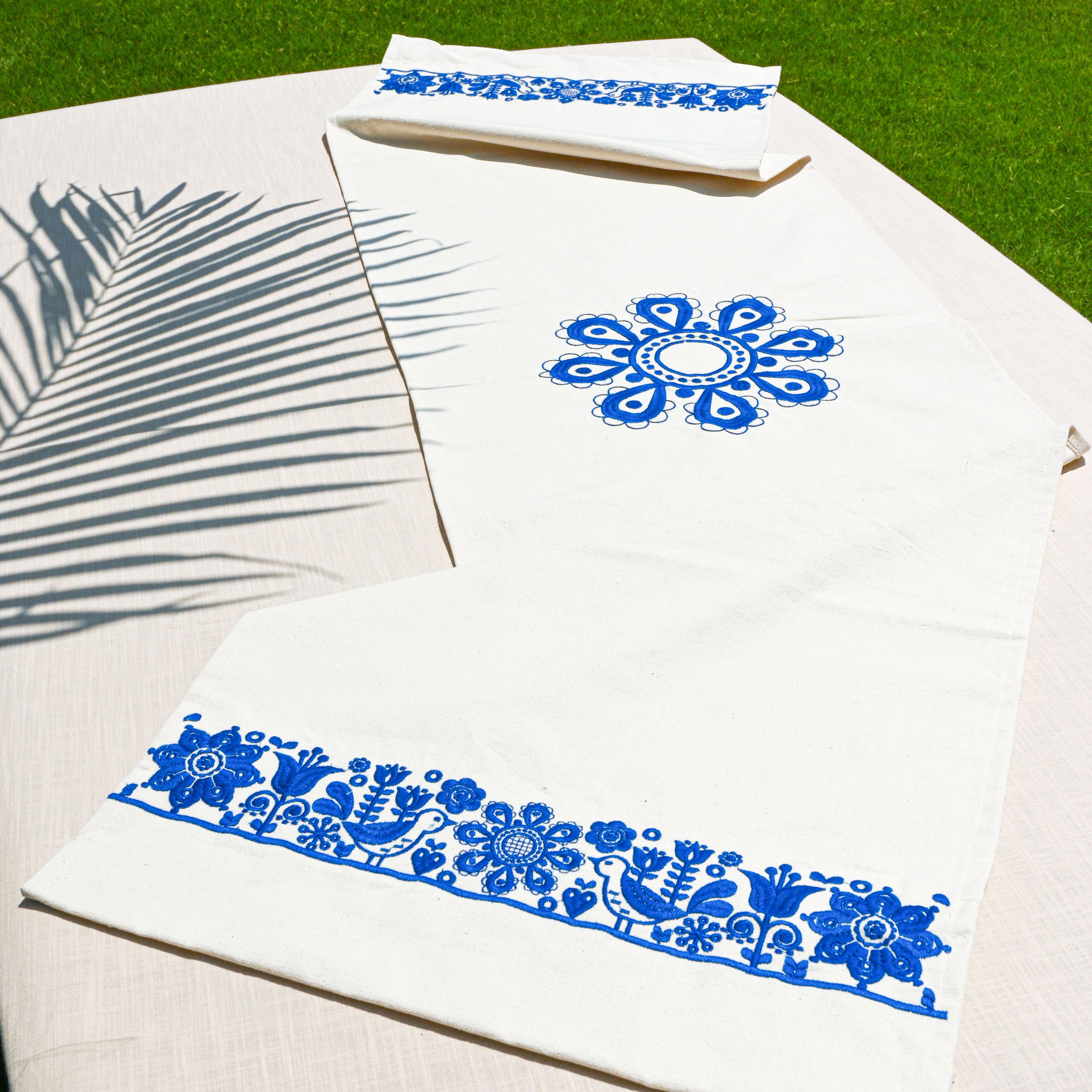 Scandi Garden Table Runner - Ticas 1