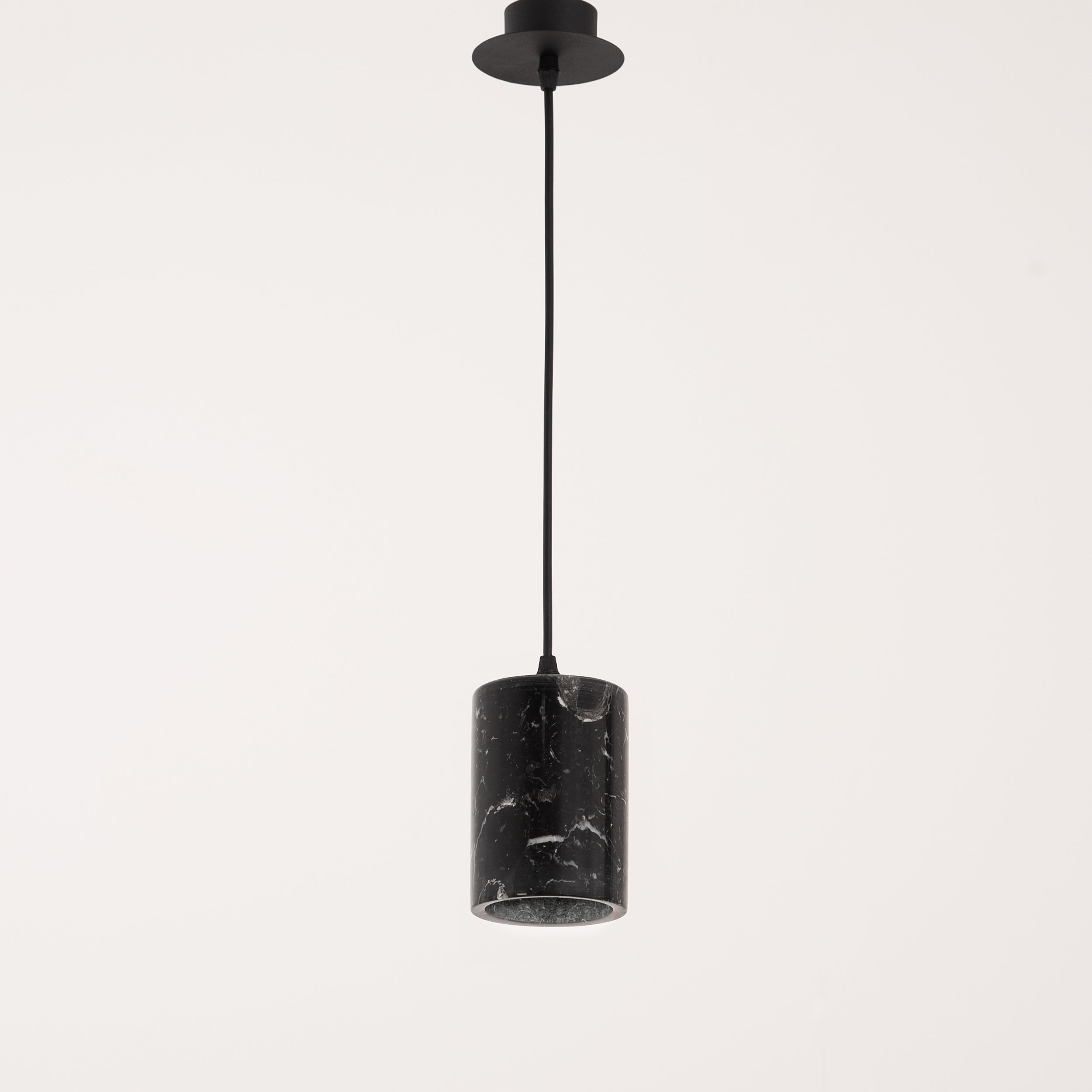 Egyvolt - Yang Pendant Carrara 1