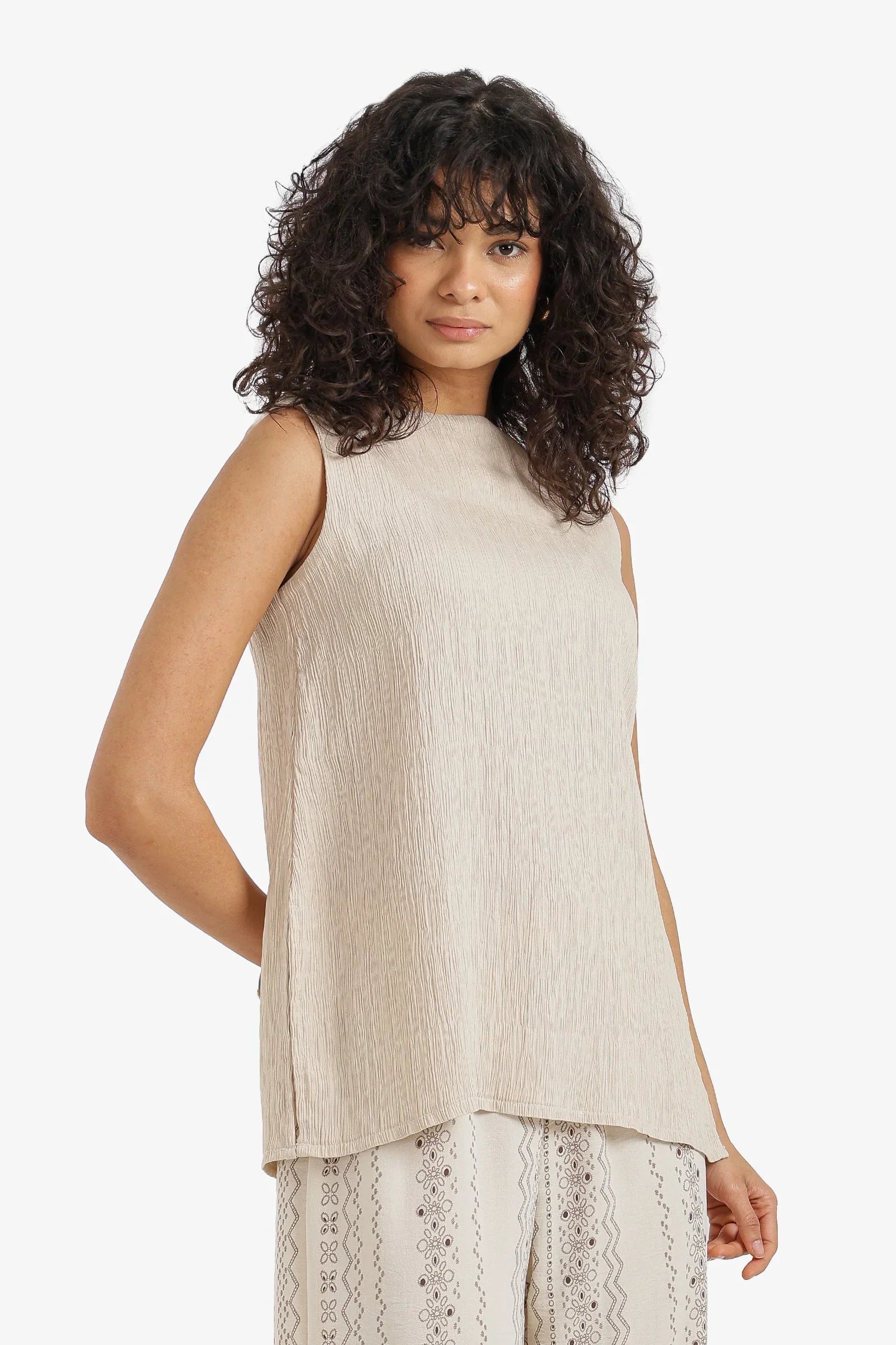 Relaxed Sleeveless Blouse - Clue - Babazzaro