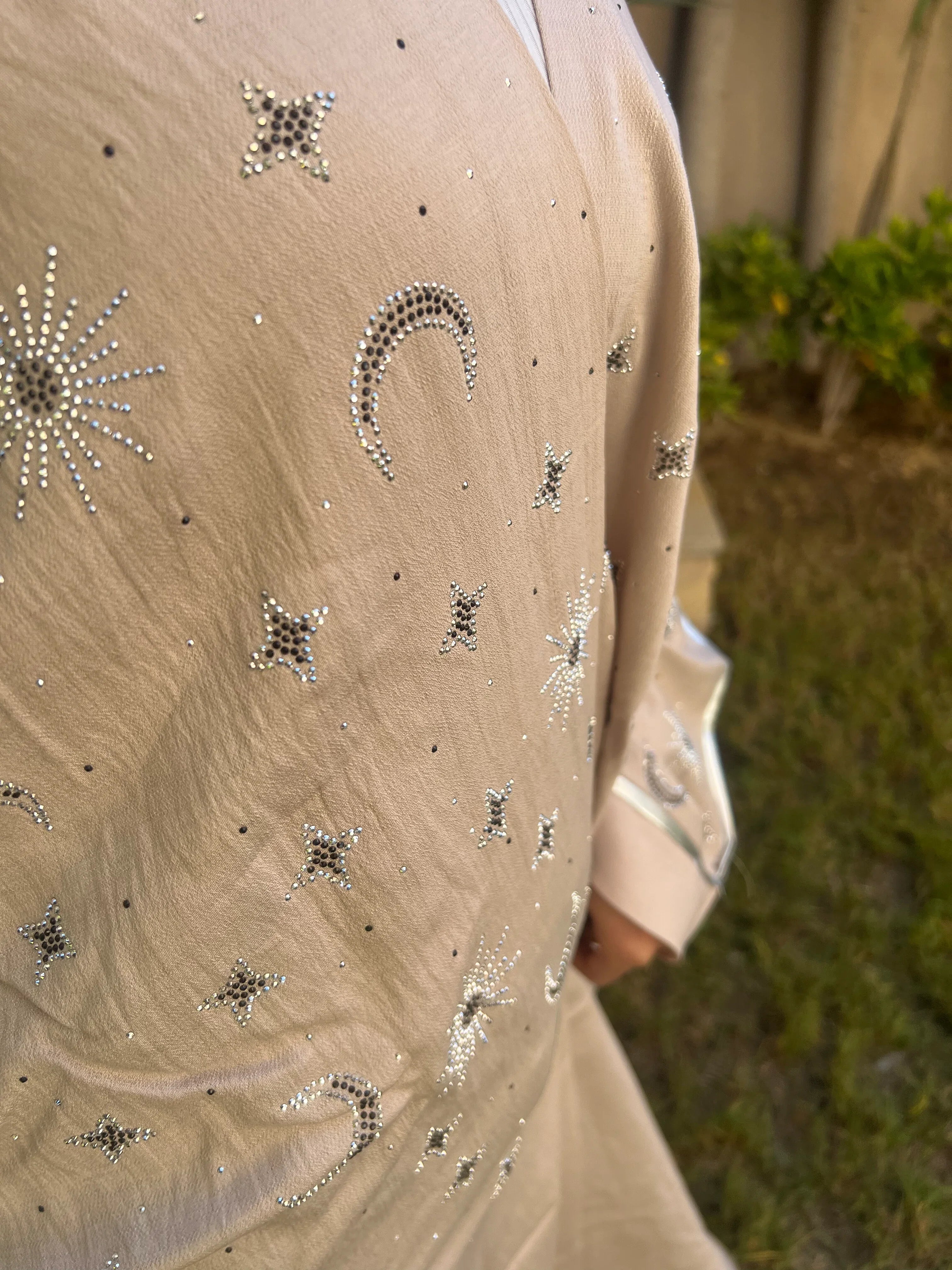 Urbantique - Beige Kaftan with Crescent & Star Strass 2