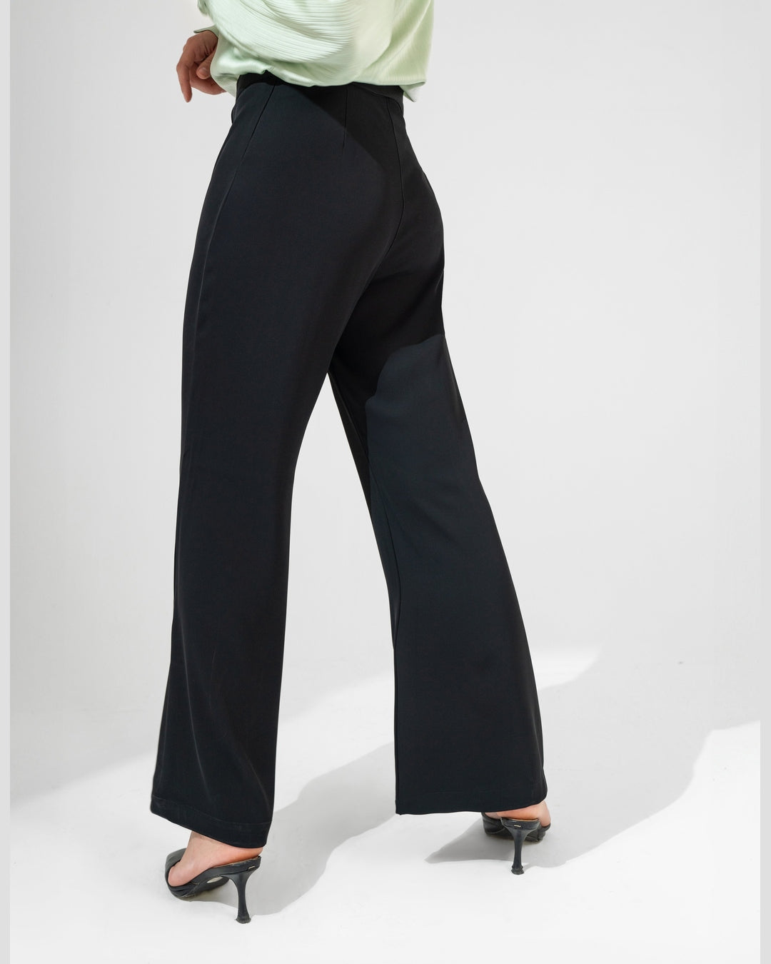 KC Shop - Black High-Waist Flared Trousers 1