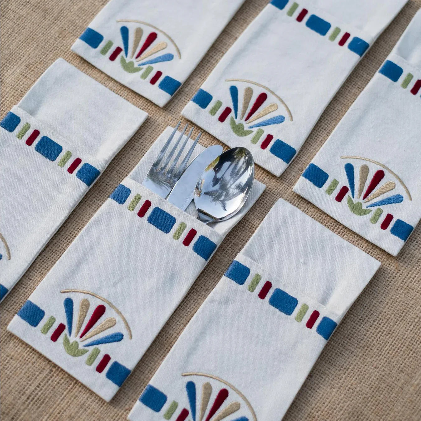 Lotus Cutlery Sleevess Set - Ticas