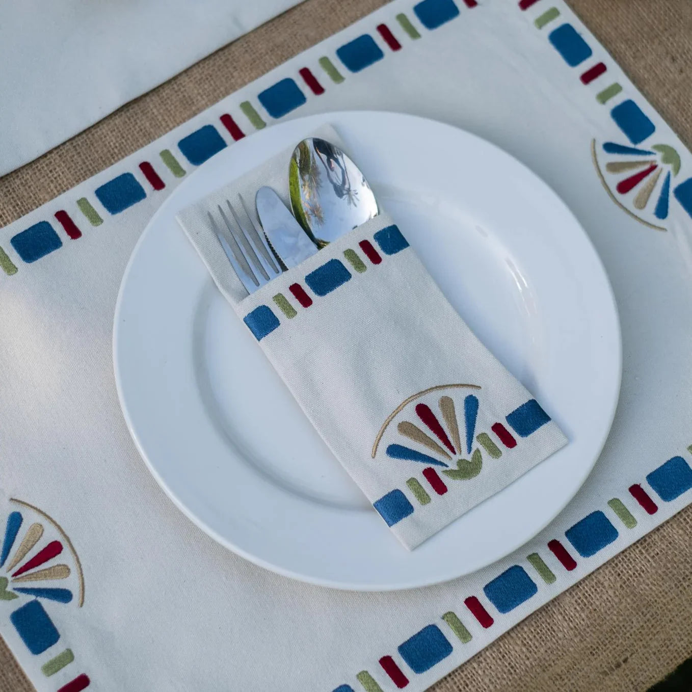 Lotus Cutlery Sleevess Set - Ticas