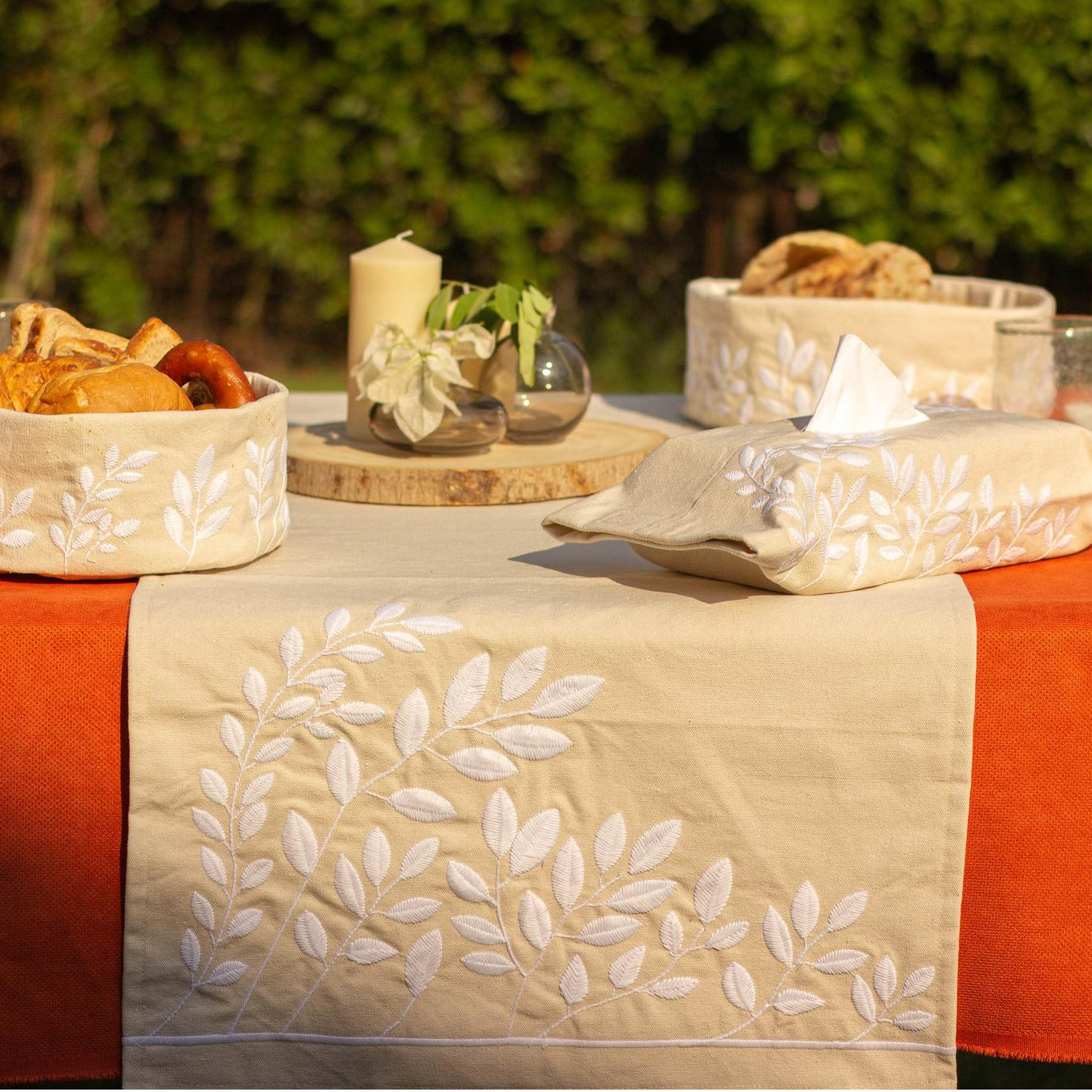 Summer Leaves Table Runner - Ticas