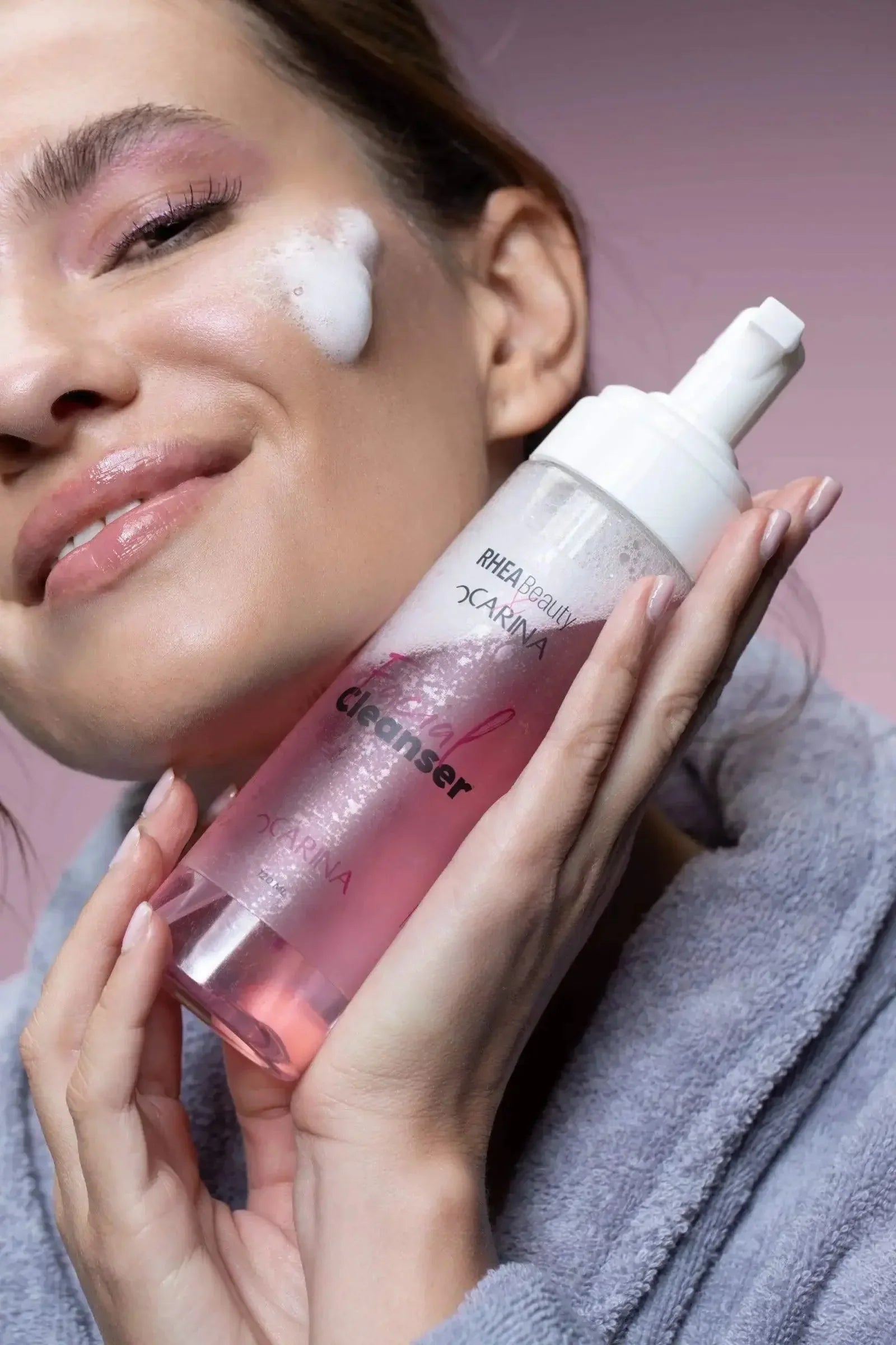 Carina - Facial Cleanser - 200ml 1