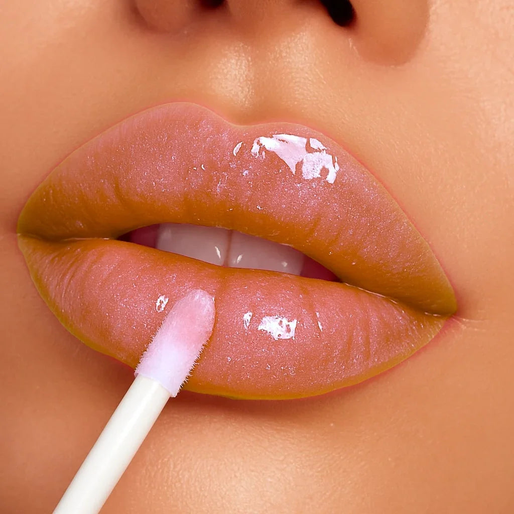 Essentials - Lip Gloss Temptation - Gold glaze 2