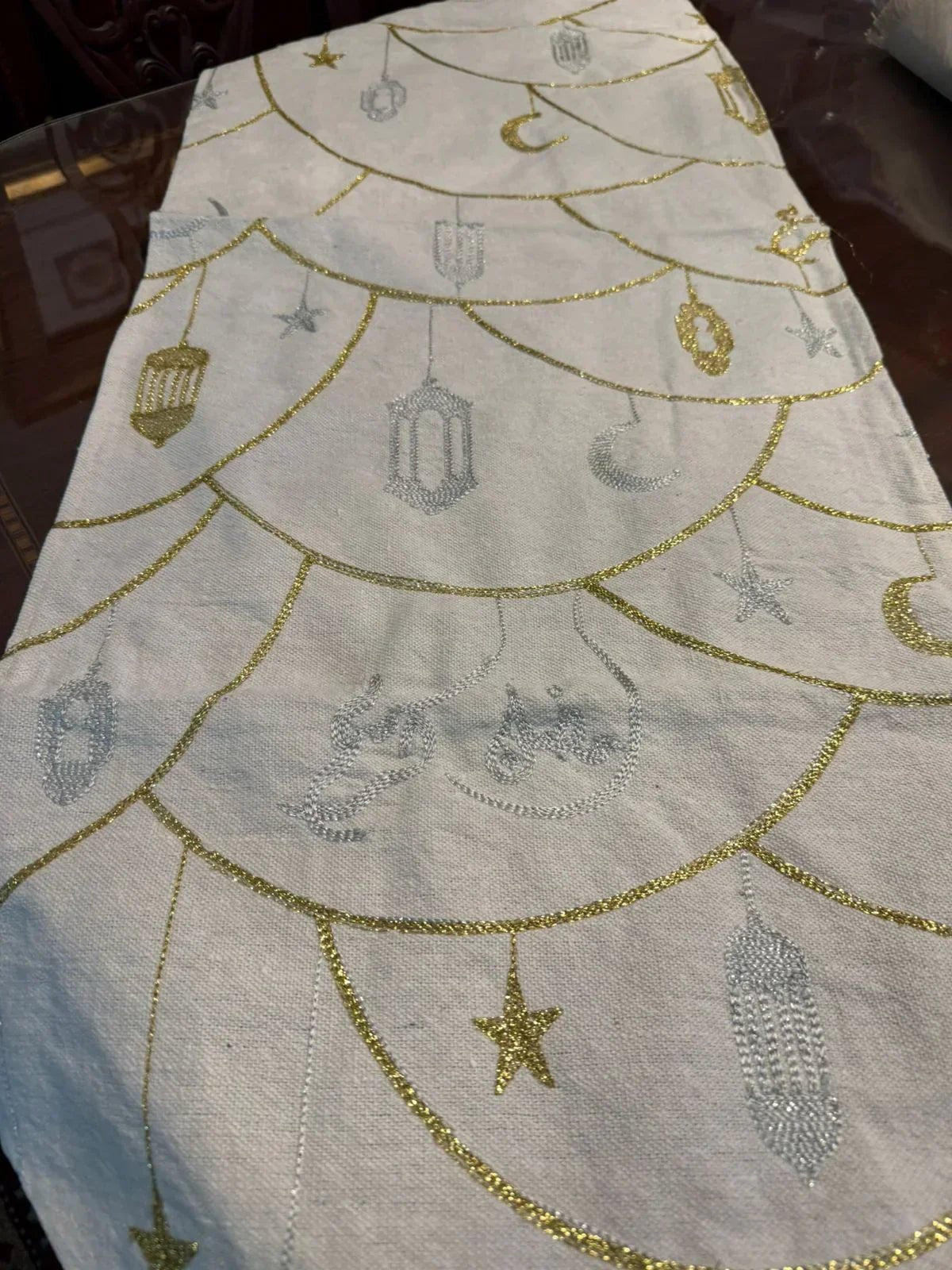 Linen runner with serma embroidery Print 2 - Lavender - Babazzaro