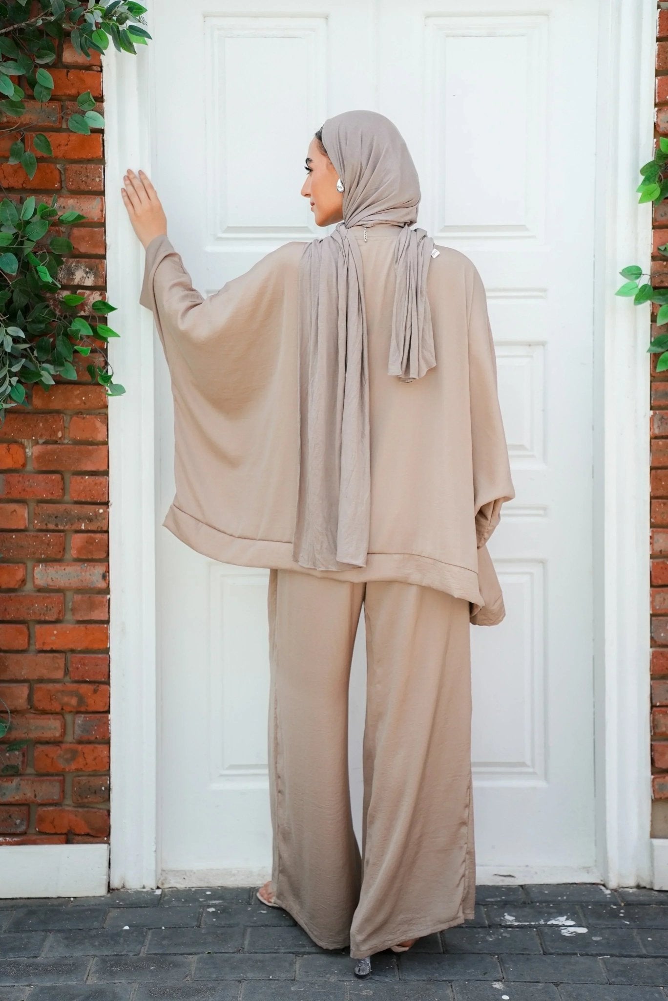 silk beige set - Dress Code - Babazzaro