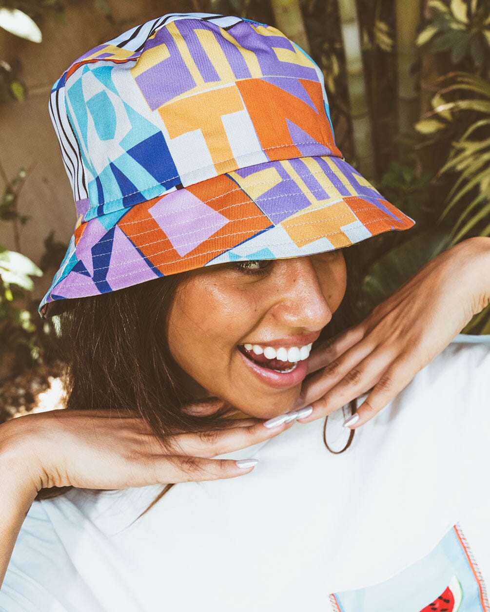 In your shoe - Smiley IYS Bucket Hat 1