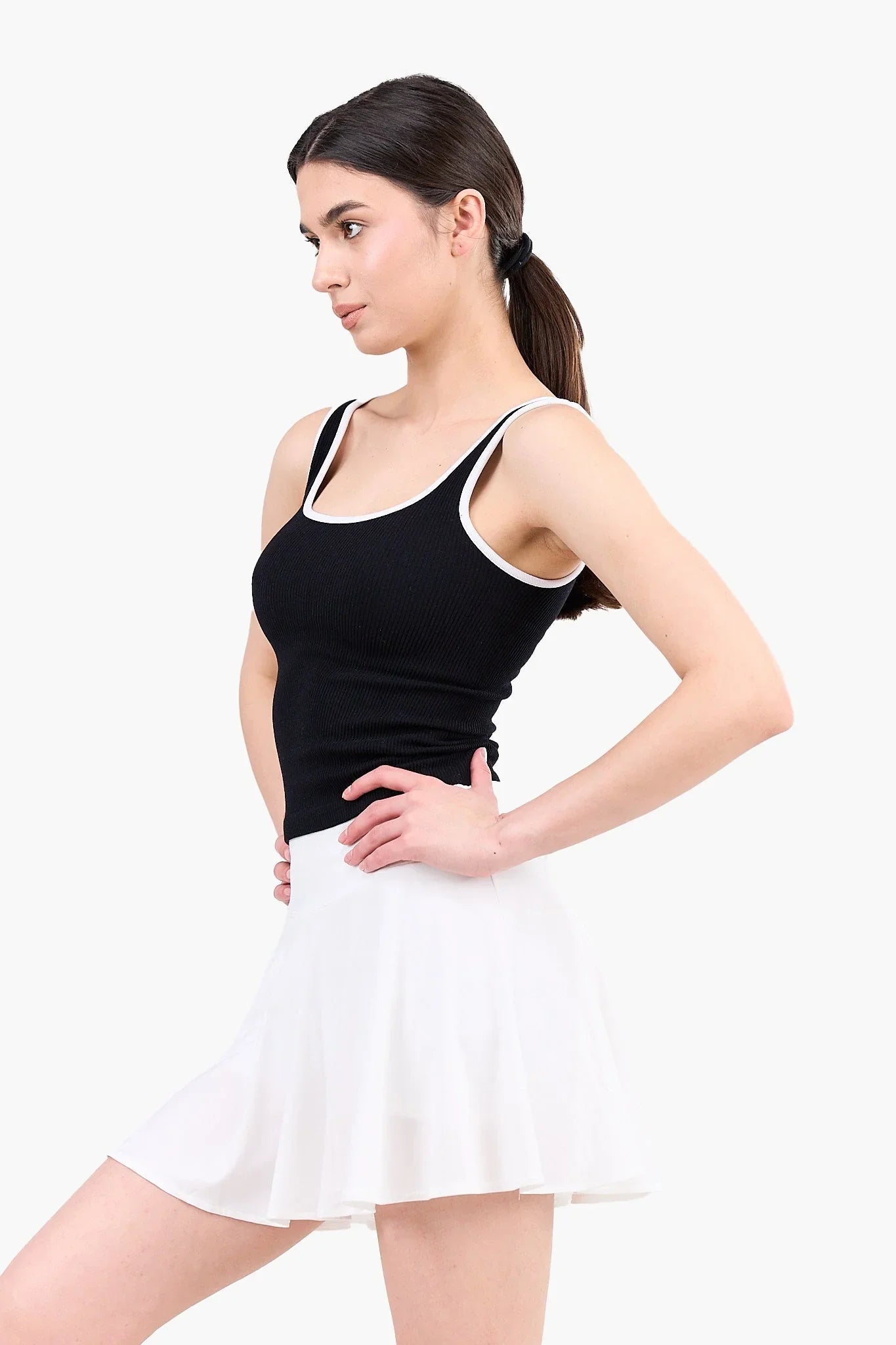Square Neck Sleeveless Top - Clue - Babazzaro