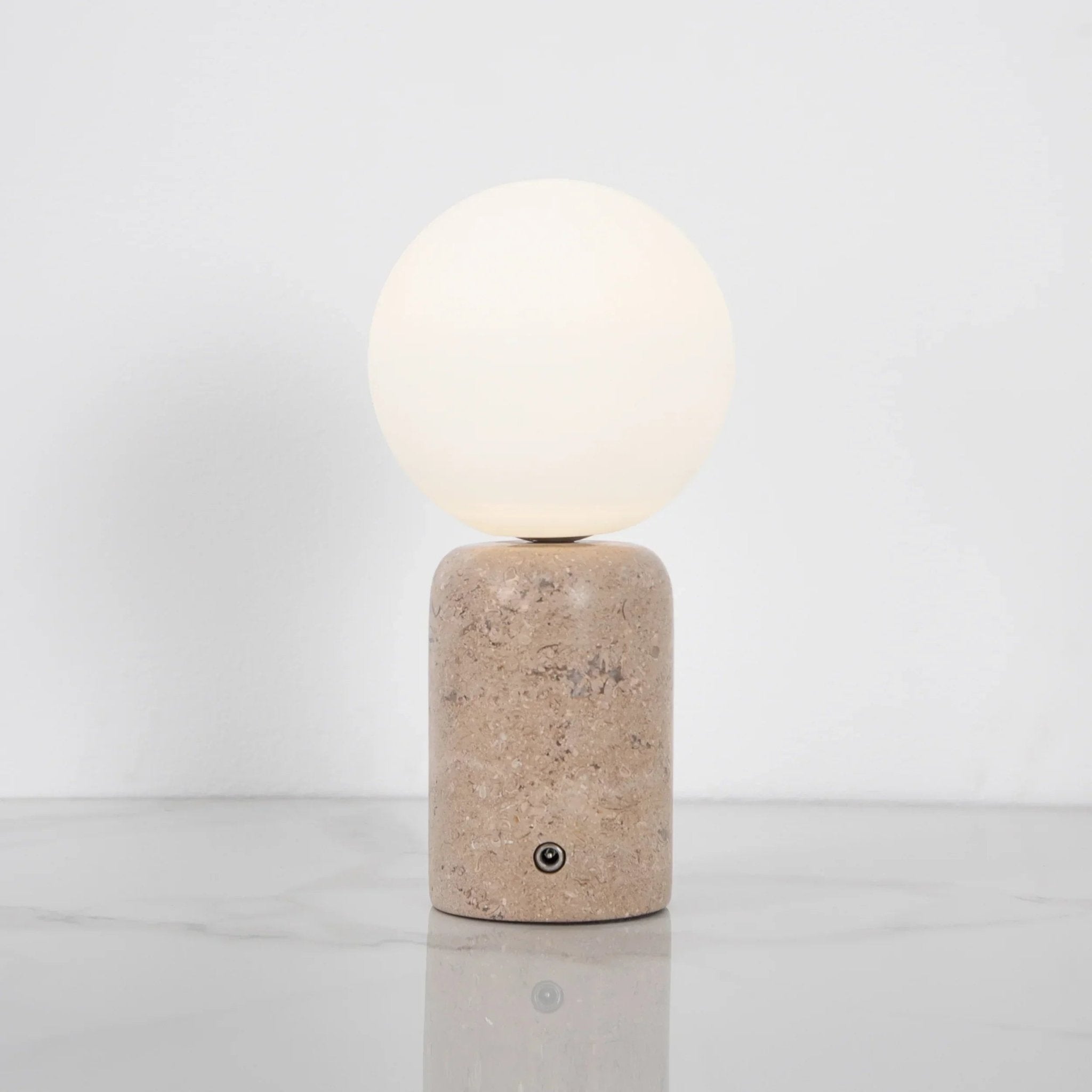 The Nuuk Table Lamp | Triesta Beige | Cordless - Rechargable - EgyVolt - Babazzaro