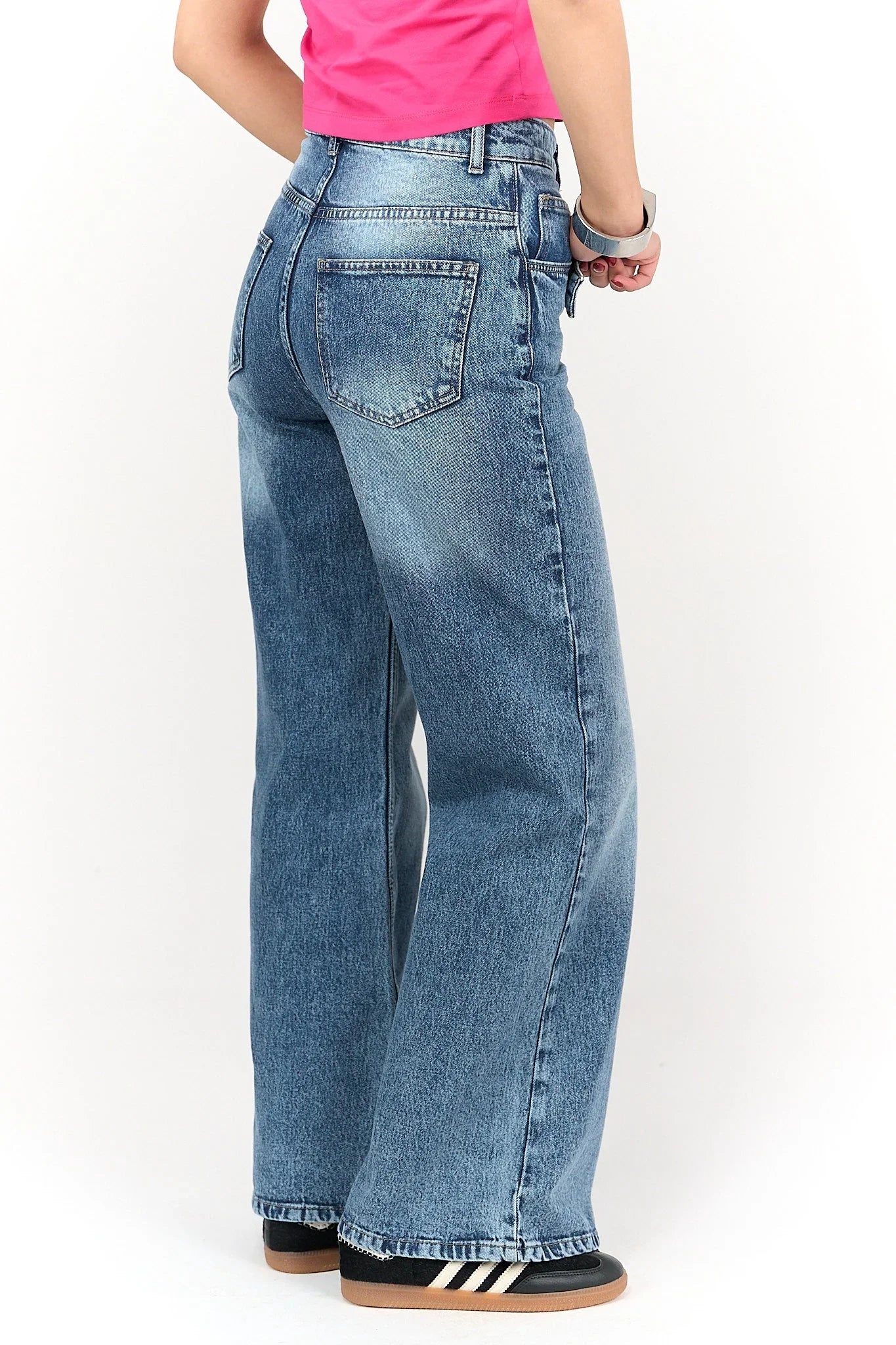Clue - Jeans with Asymmetrical Belt 2